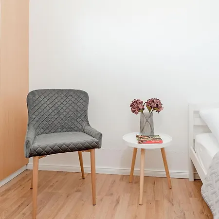 Schuetzenweg 13-15 Walblick *