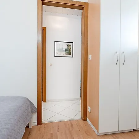 Schuetzenweg 13-15 Walblick